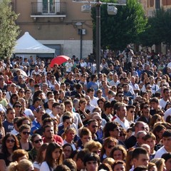 La cerimonia per le vittime del crollo di via Roma