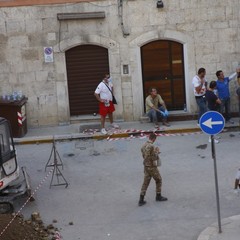 Crollo in via Roma, i soccorsi continuano anche in serata