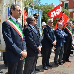 Gli studenti accolgono la carovana di Libera