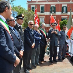 Gli studenti accolgono la carovana di Libera