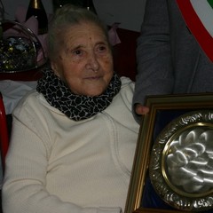 Tanti auguri, nonna Angela Chiariello compie 100 anni