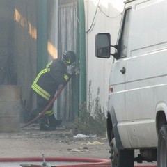 Incendio via Tramvia, intervengono i vigili del fuoco