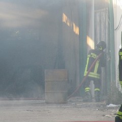 Incendio via Tramvia, intervengono i vigili del fuoco