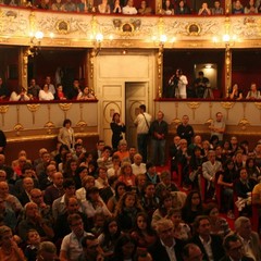Lech Walesa premiato al Teatro Curci