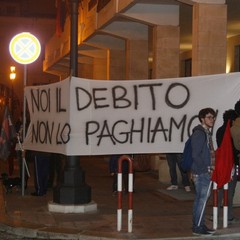 Manifestazione sotto il Palazzo di Città