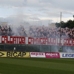 Barletta-Lecce 1-2, passione e coreografie sugli spalti