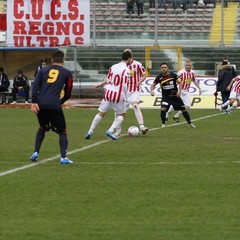 Barletta-Lecce 1-2, derby amaro per i biancorossi