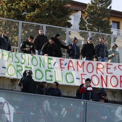 Barletta-Lecce 1-2, passione e coreografie sugli spalti