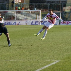 Barletta-Lecce 1-2, derby amaro per i biancorossi