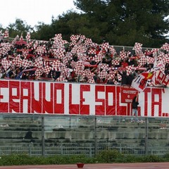 Barletta-Lecce 1-2, passione e coreografie sugli spalti
