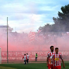Barletta-Andria, uno spettacolo dentro e fuori dal campo