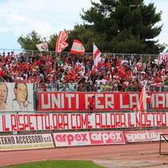 Barletta-Andria, uno spettacolo dentro e fuori dal campo