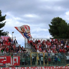 Barletta-Andria, uno spettacolo dentro e fuori dal campo