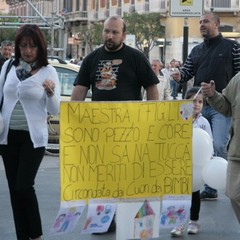 Barletta manifesta contro la violenza sui bambini