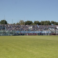 Andria-Barletta, festa e spettacolo anche sugli spalti