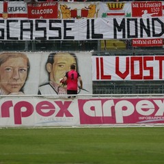 Il capitano del Barletta Liverani onora Mino e Giacomo