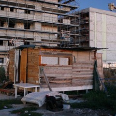 Degrado al campo rom nella periferia di Barletta