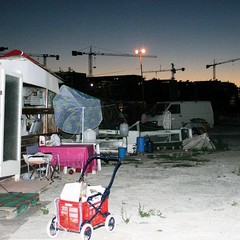 Degrado al campo rom nella periferia di Barletta