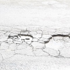 Guarda che buca, tra via Lattanzio e via Dibari