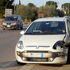 Incidente frontale in via Canosa il 02 aprile 2014