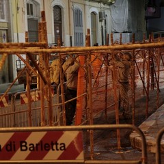 Palazzina transennata in piazza Divittorio