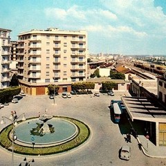 Panoramica di Piazza Conteduca, in alcune foto d'epoca.