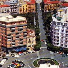 Panoramica di Piazza Conteduca, in alcune foto d'epoca.