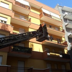 Vigili del fuoco in via Girondi