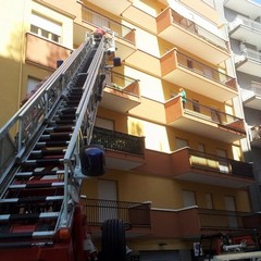 Vigili del fuoco in via Girondi