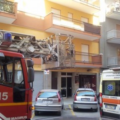 Vigili del fuoco in via Girondi