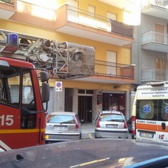 Vigili del fuoco in via Girondi