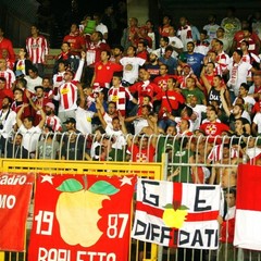Tifosi del Barletta al "Via del Mare", a Lecce biancorossi da record