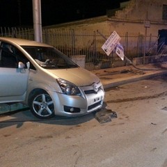 Auto rompe tubo del gas metano a Trani in via Barletta