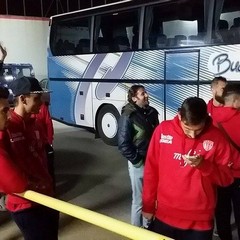 Barletta, il sostegno dei tifosi alla partenza per Foggia