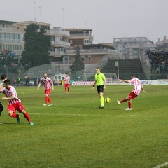 Calcio, Barletta-Lecce 1-1