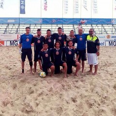 Foto di gruppo per la compagine del Barletta Beach Soccer (per gentile concessione dei componenti)