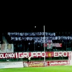 Barletta-Martina 2-1, i tifosi biancorossi e lo striscione sul caso-Cucchi