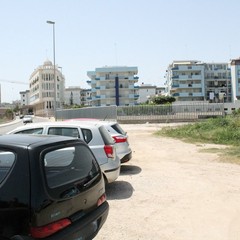 Strano parcheggio in via Dicuonzo