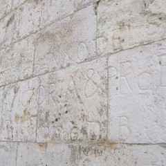 Epigrafe sotto il campanile Cattedrale di Barletta-Disfida