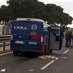 Assalto ad un furgone portavalori dopo l'uscita di Canne della Battaglia