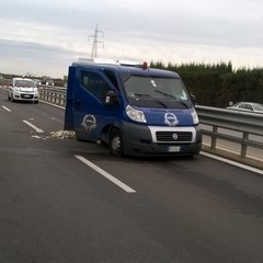 Assalto ad un furgone portavalori dopo l'uscita di Canne della Battaglia