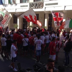 barletta calcio l appello dei tifosi a palazzo di citt