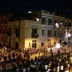 Barletta festeggia i Santi Patroni in processione