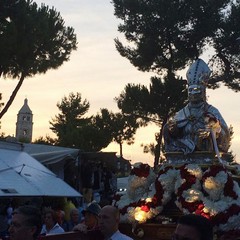 Barletta festeggia i Santi Patroni in processione