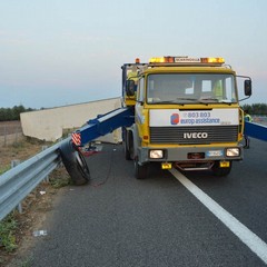 Camion ribaltato sull'A14