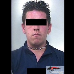 Estorsione con fuoco, anzi con coltello