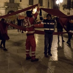 "Io lo metto...tu?!", il flash mob realizzato dalla Croce Rossa