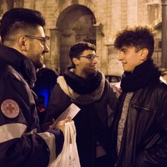 "Io lo metto...tu?!", il flash mob realizzato dalla Croce Rossa