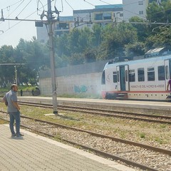 Barletta Scalo, fumo sui vagoni della Ferrotramviaria