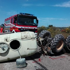 Incidente a Rasciatano su via Canosa, si ribalta un trattore
